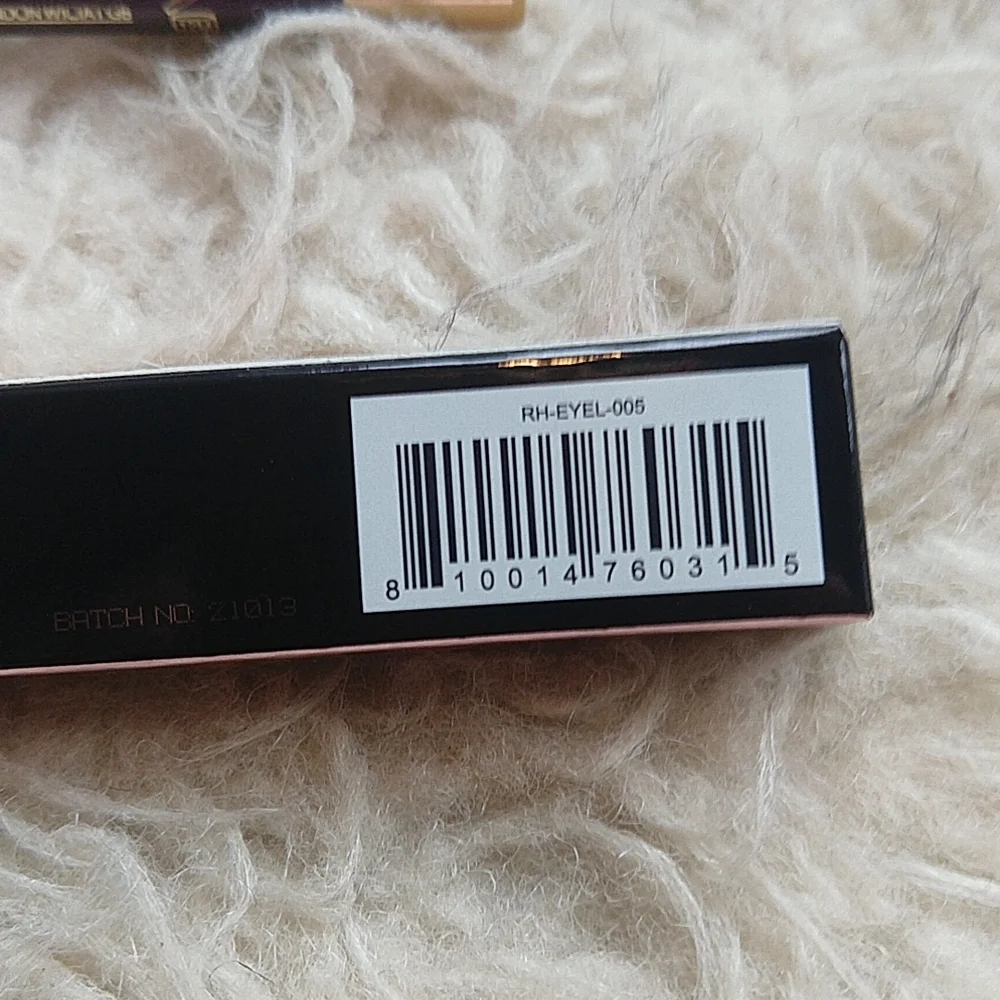 RealHer Eye am Resilient Metallic Eyeliner & Cargo Swimmables Eyeliner Pencil